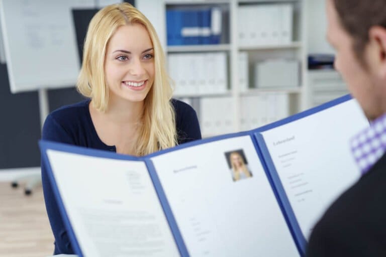 Bewerbung schreiben: Wie Sie Ihre Stärken und Schwächen Darstellen