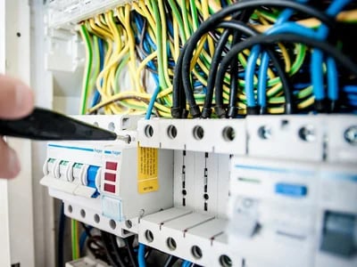 DGUV V3 Prüfung: Was Unternehmen dringend beachten müssen