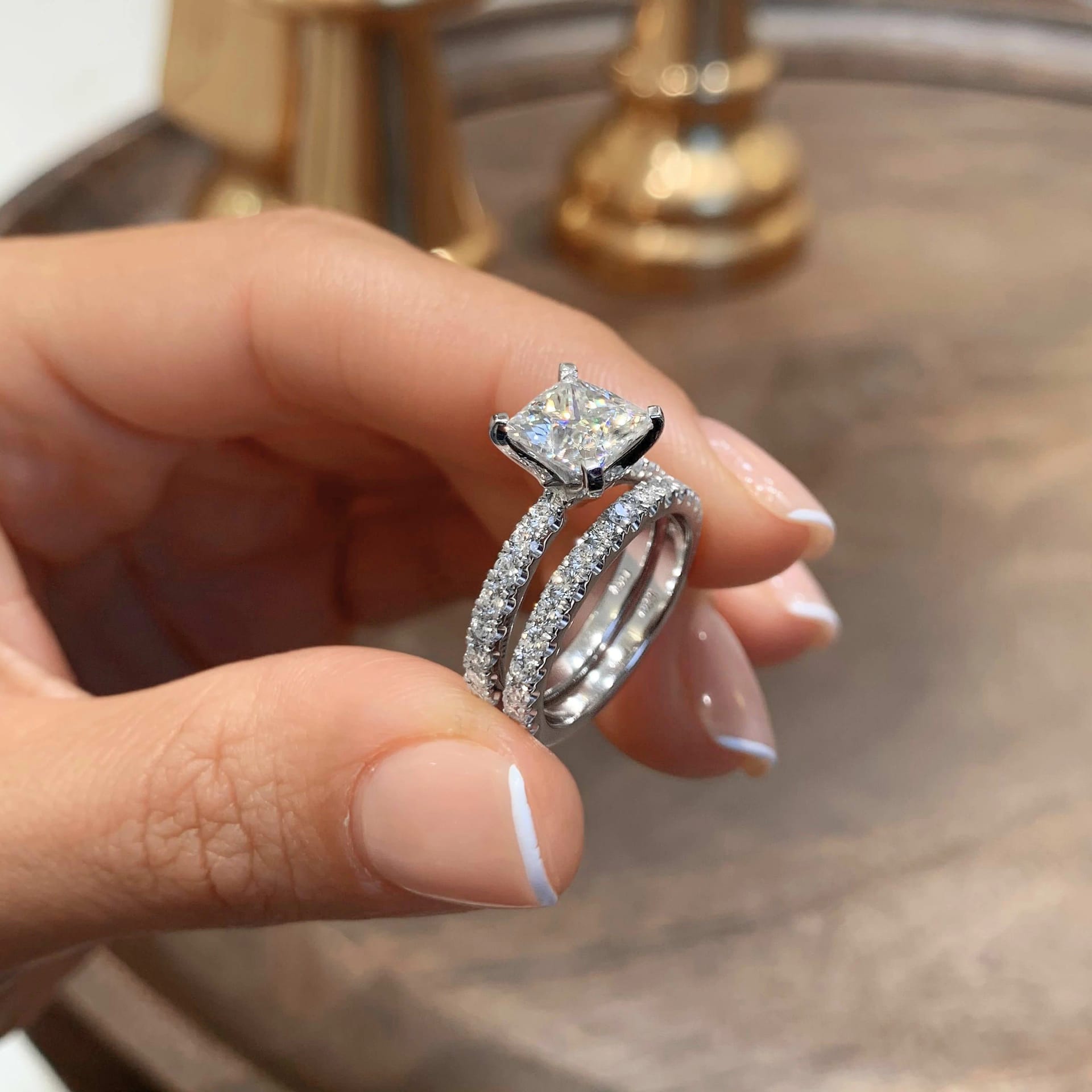 Moissanite-Jubiläumsringe: Feiern Sie Meilensteine