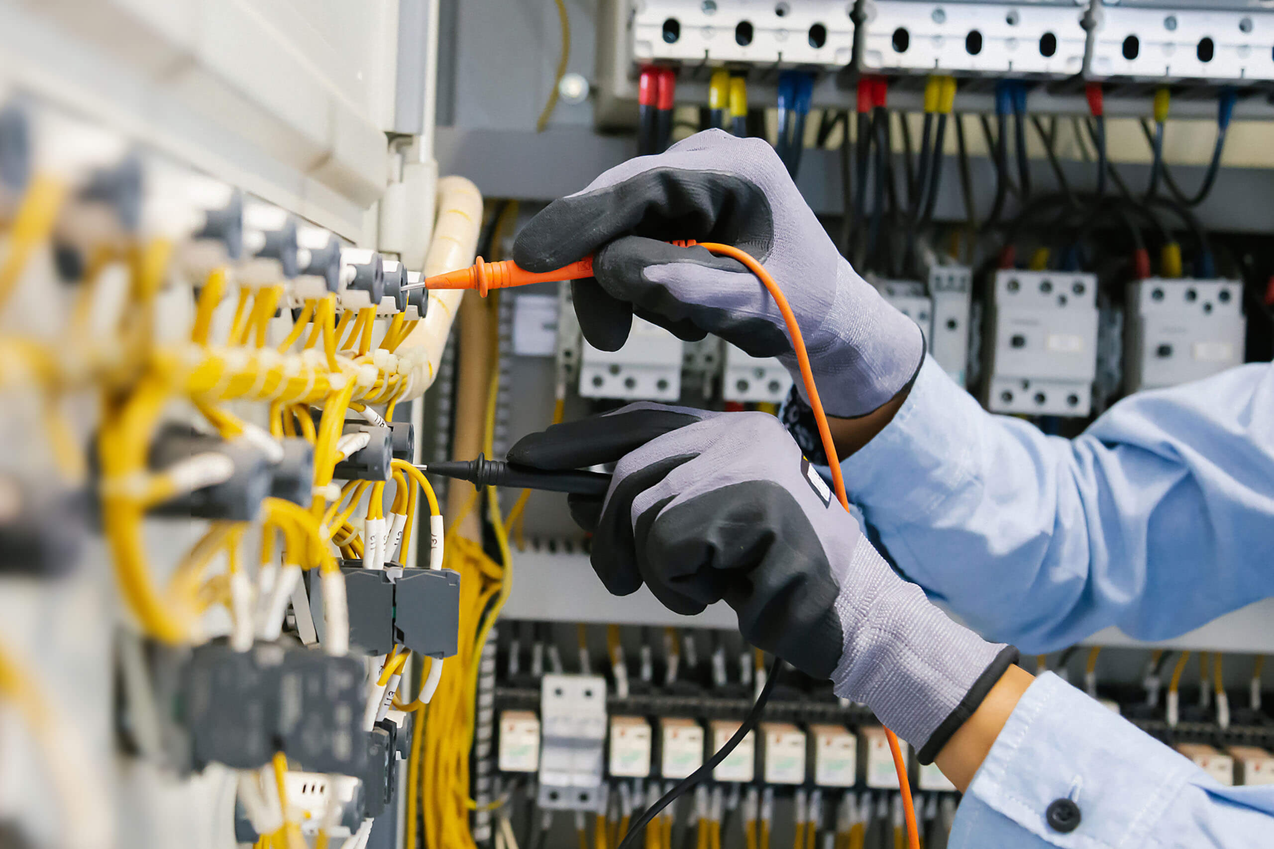 Die besten Messgeräte für die Prüfung ortsveränderlicher elektrischer Betriebsmittel