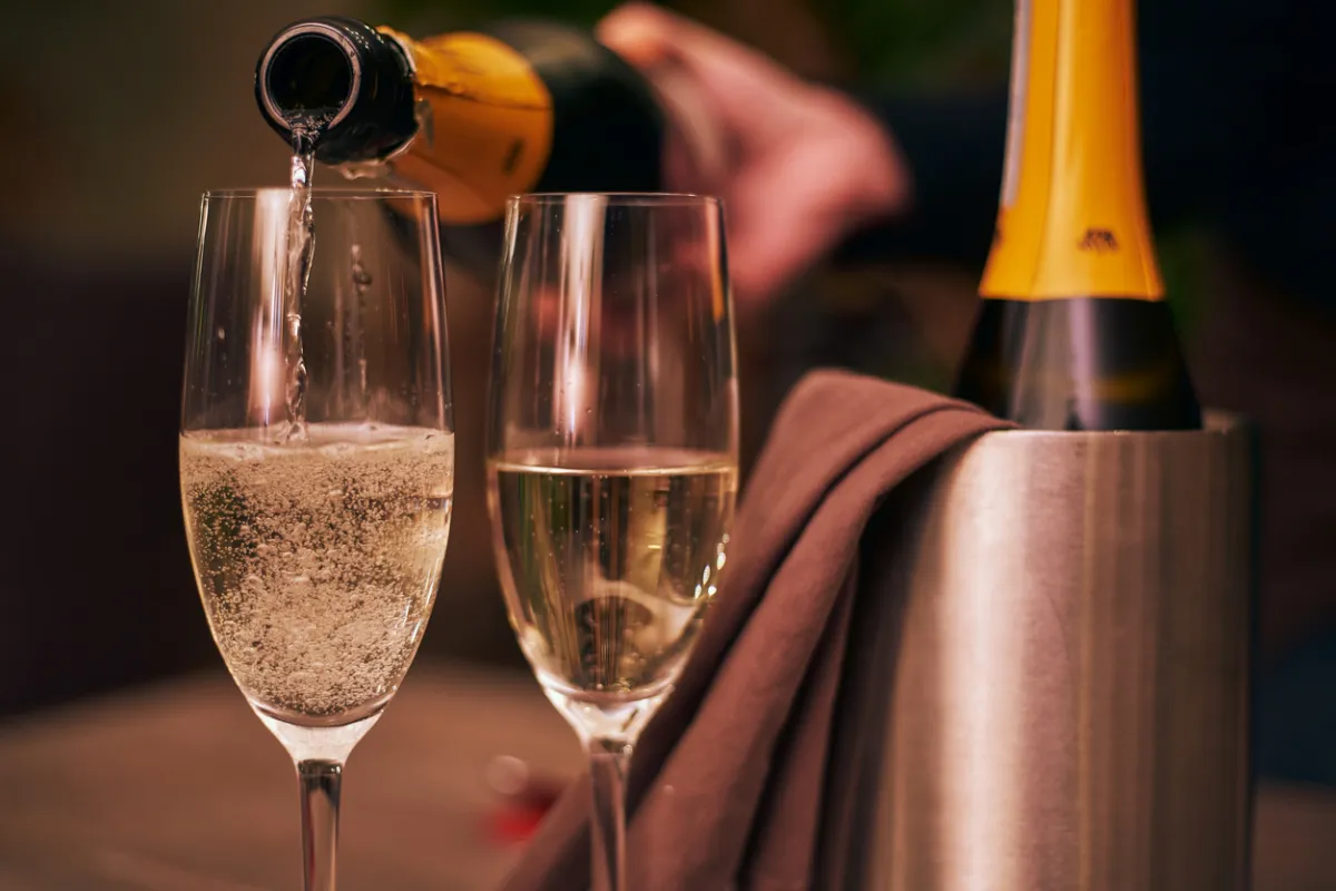 Prosecco: Italiens Antwort auf Sekt mit einem frischen, blumigen Bouquet