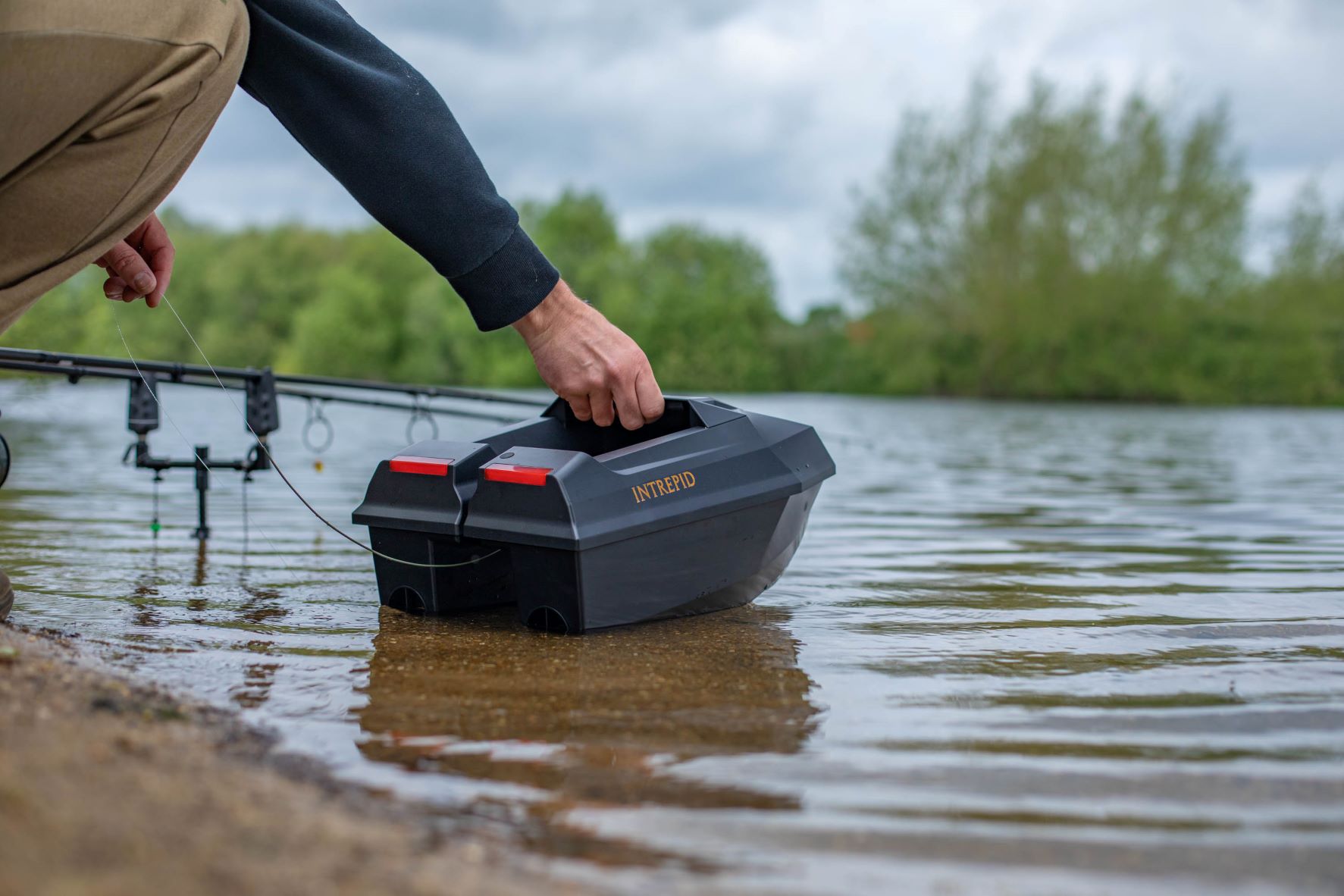 DIY Futterboote: Selbstbauanleitungen für kreative Angler